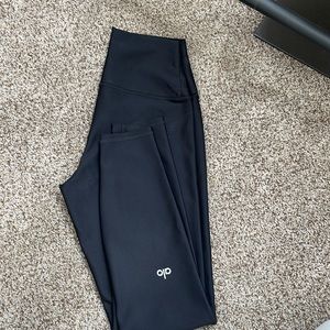 Alo 7/8 high rise Airlift legging size small